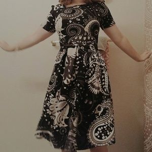 black and white LuLaRoe Amelia dress